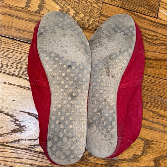 Red TOMS canvas shoes - Picture 3 of 3